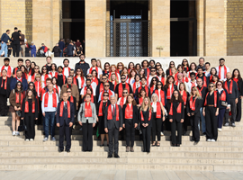 Özyeğin Üniversitesi mensupları 29 Ekim Cumhuriyet Bayramı vesilesiyle Anıtkabir’i ziyaret etti